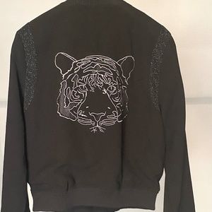Black bomber jacket with tiger embroidery L